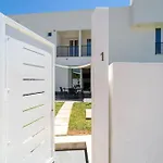 Golden Bay Appartments *