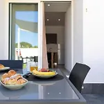 Golden Bay Appartments