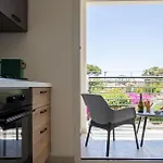 Golden Bay Appartments *