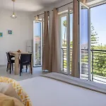 Golden Bay Appartments *