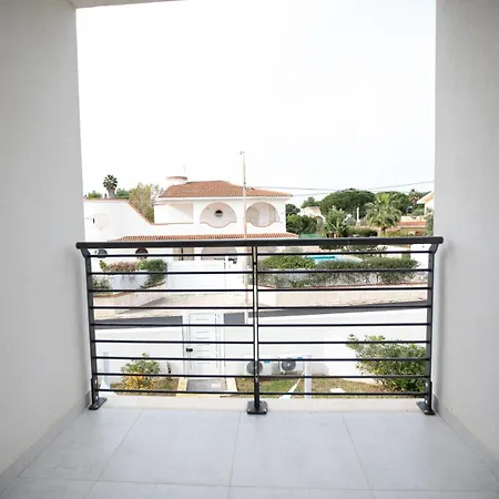 Golden Bay Appartments *