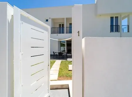 Golden Bay Appartments *